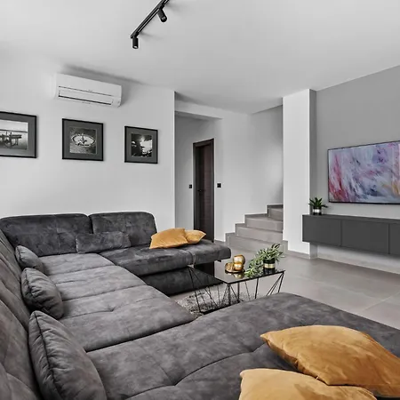 Villa Delecto By Interhome