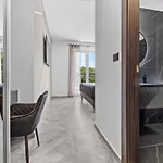 Delecto By Interhome Pula