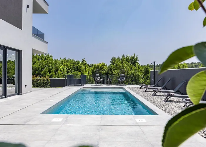 Delecto By Interhome Vila