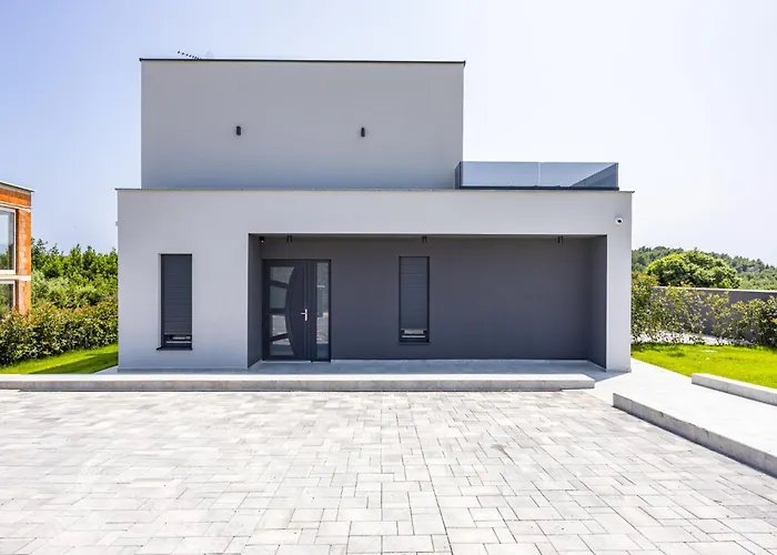 Villa Delecto By Interhome