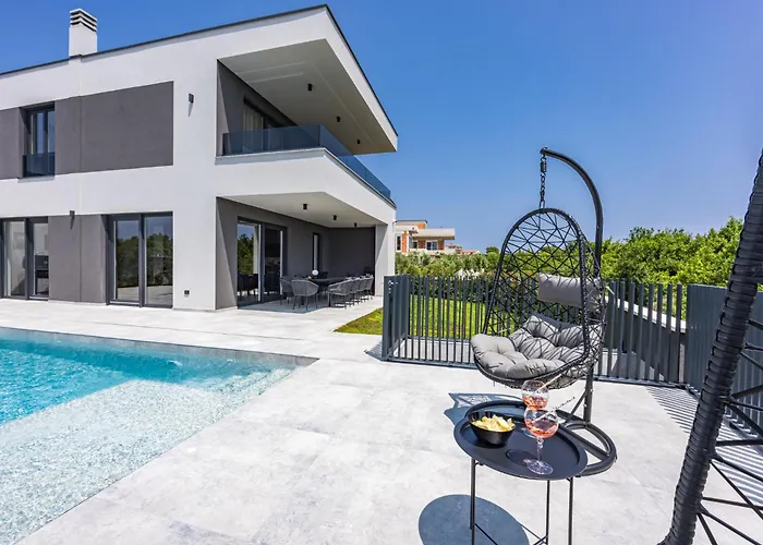 Delecto By Interhome * Pola