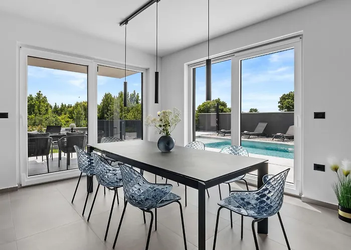 Villa Delecto By Interhome Pola